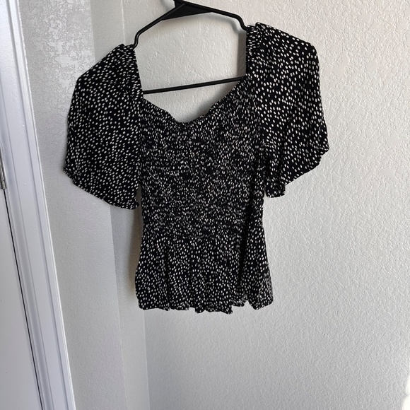 Urban Romantics Crop Top - Picture 2 of 3